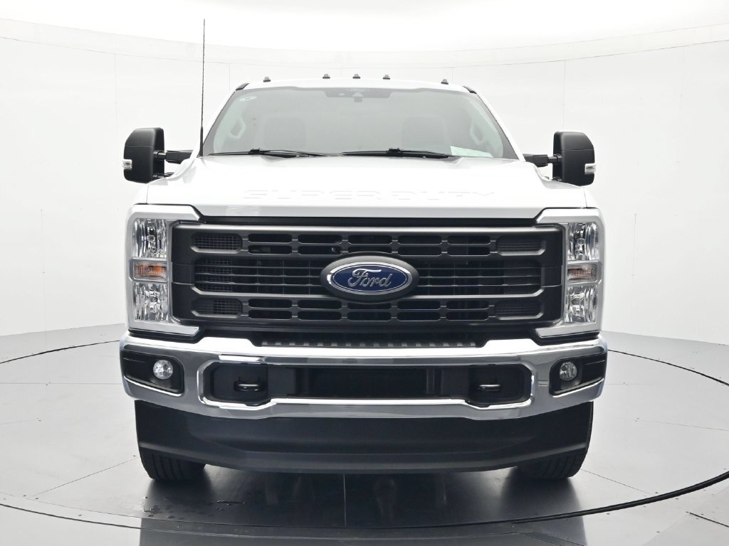 Certified 2025 Ford F250 XL w/ XL Driver Assist Package AWD/4WD image 2