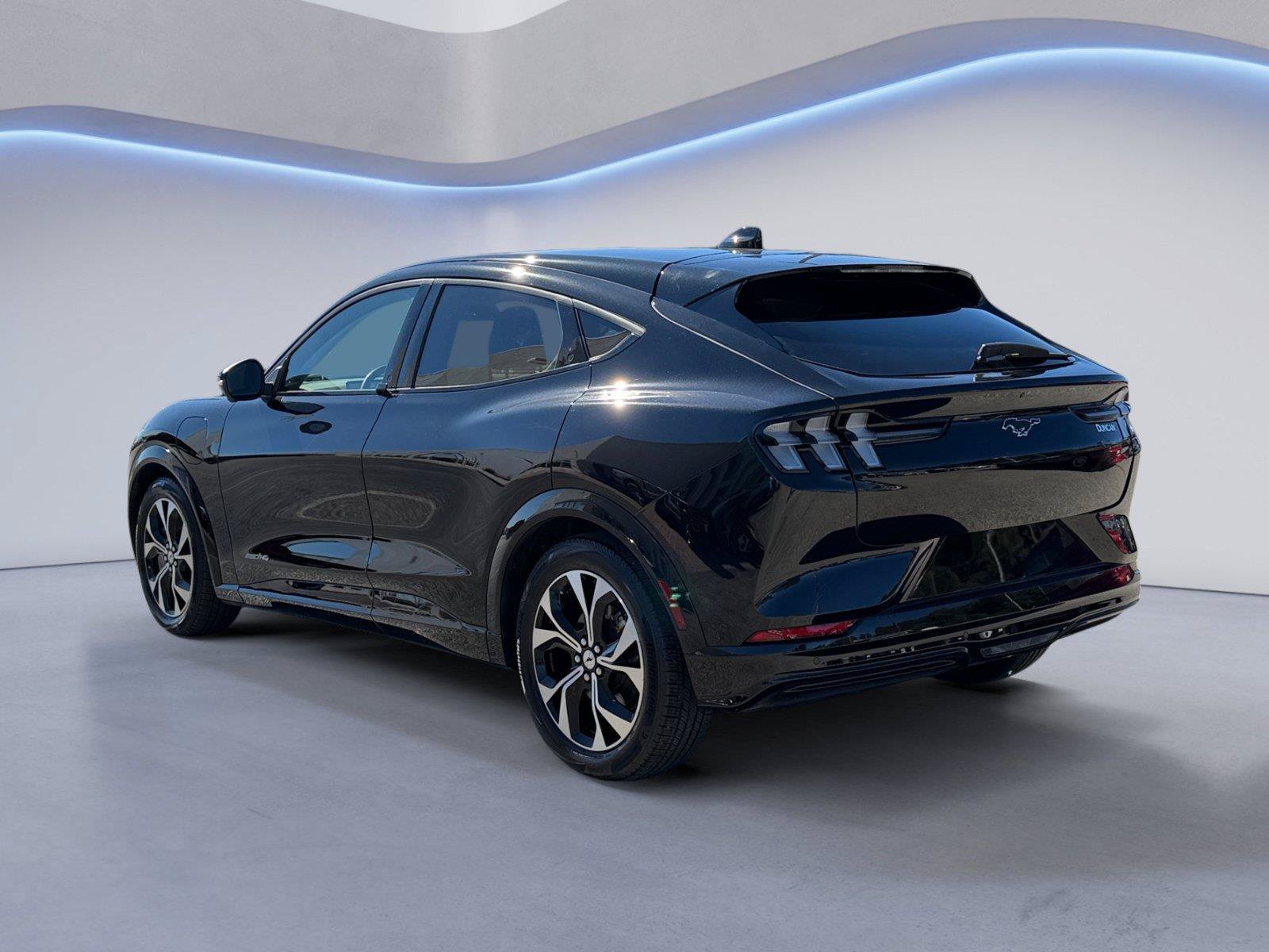 Certified 2022 Ford Mustang Mach-E Premium AWD/4WD image 5