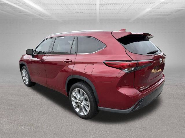 Used 2021 Toyota Highlander Limited FWD image 6