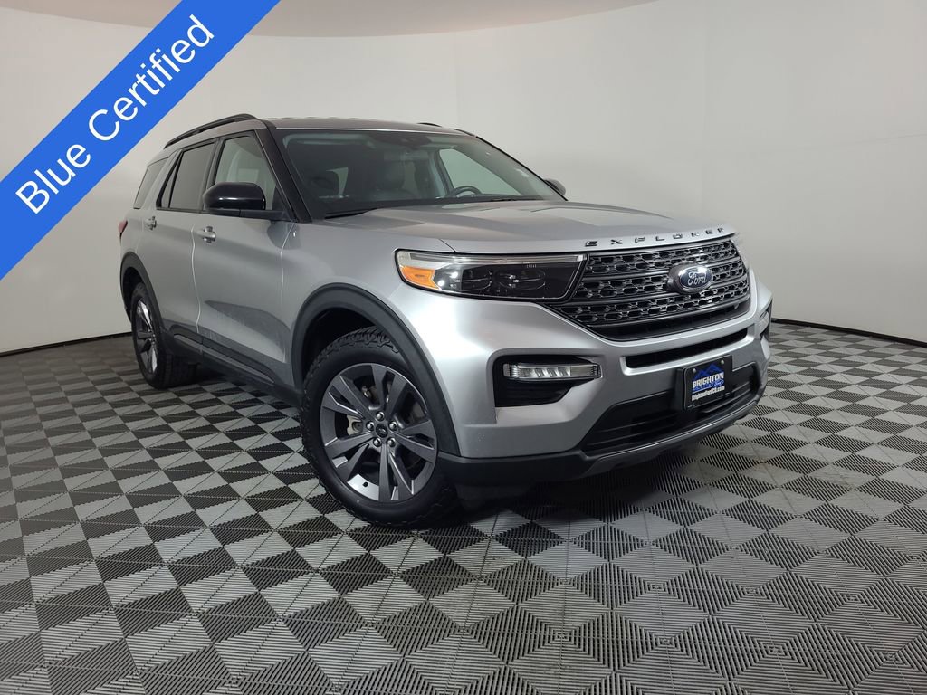 Certified 2022 Ford Explorer XLT w/ Equipment Group 202A AWD/4WD image 1