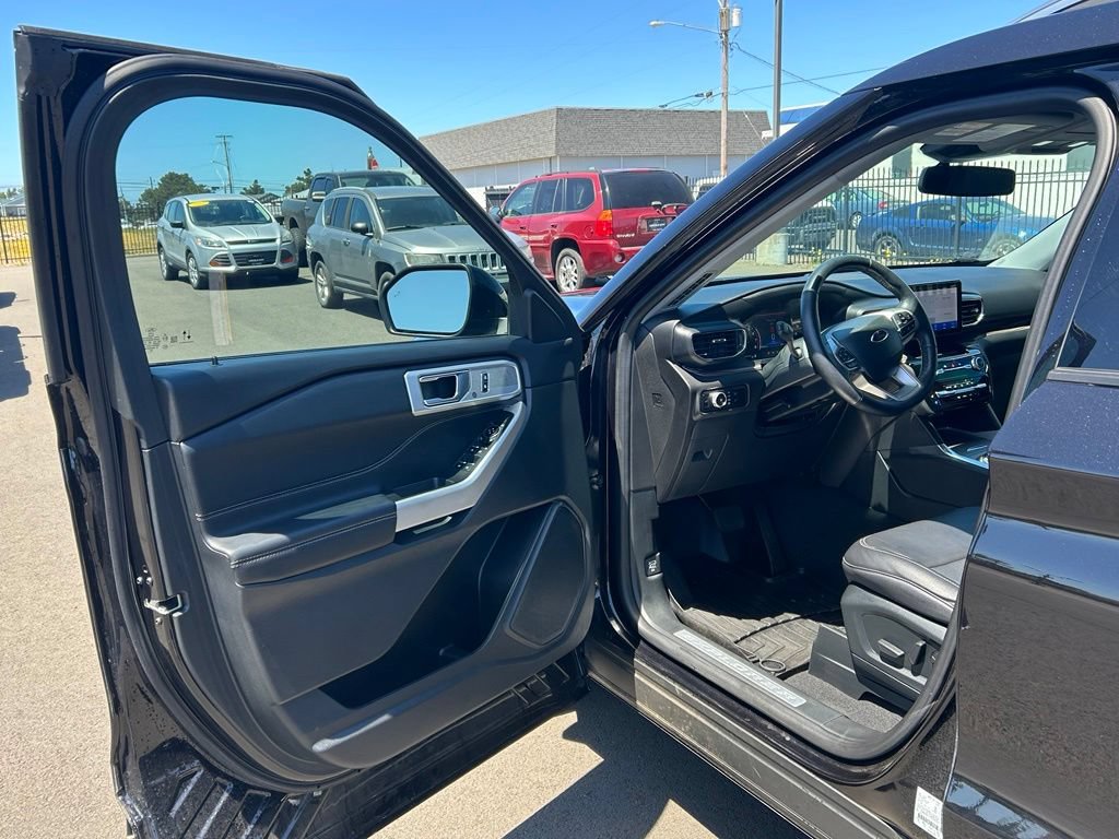 Certified 2023 Ford Explorer Limited AWD/4WD image 12