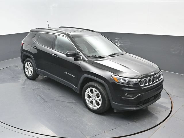 Used 2024 Jeep Compass Latitude AWD/4WD image 17