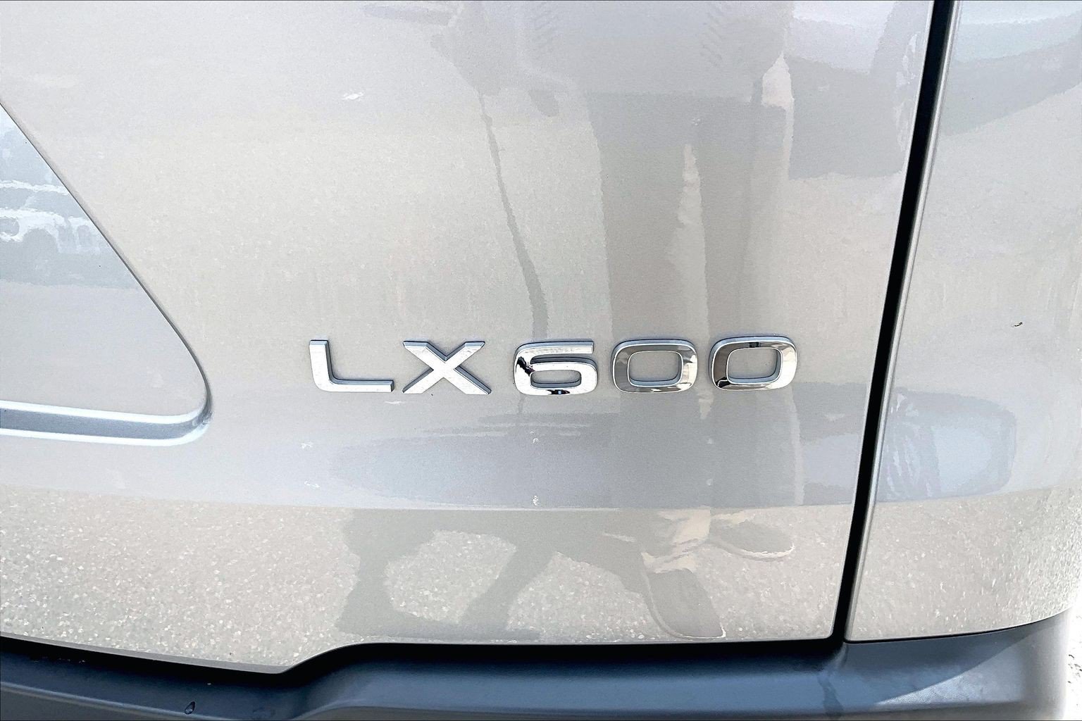Used 2024 Lexus LX 600 4WD w/ Appearance Package image 8