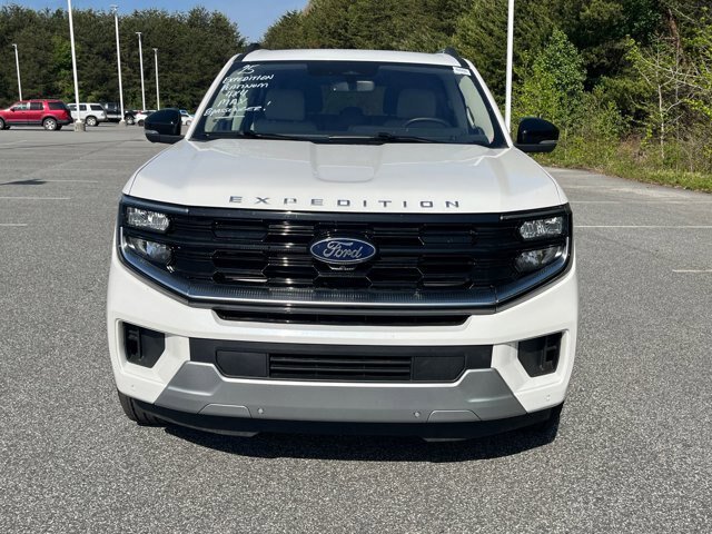 Certified 2025 Ford Expedition Max Platinum w/ Driver's Package AWD/4WD image 9