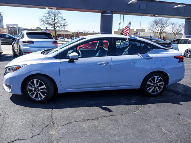 Used 2025 Nissan Versa SV image 3
