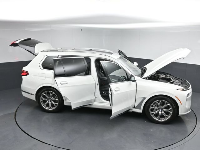 Used 2023 BMW X7 xDrive40i AWD/4WD image 59