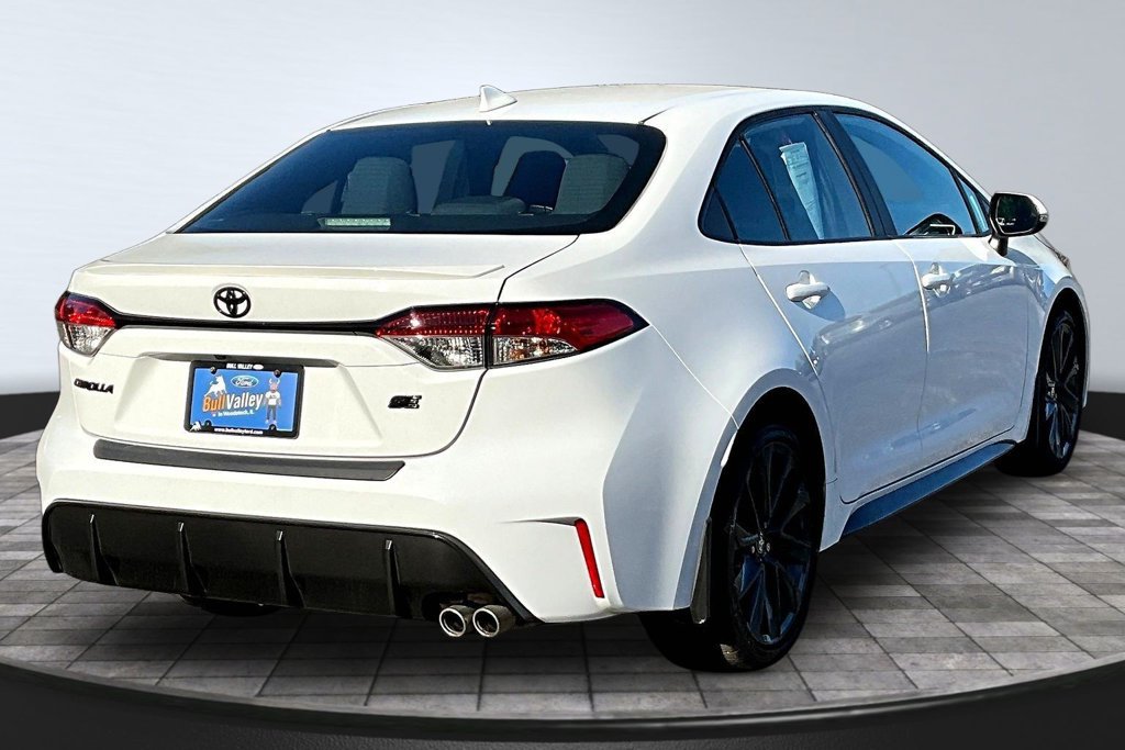 Used 2024 Toyota Corolla SE w/ SE Convenience Package FWD image 8