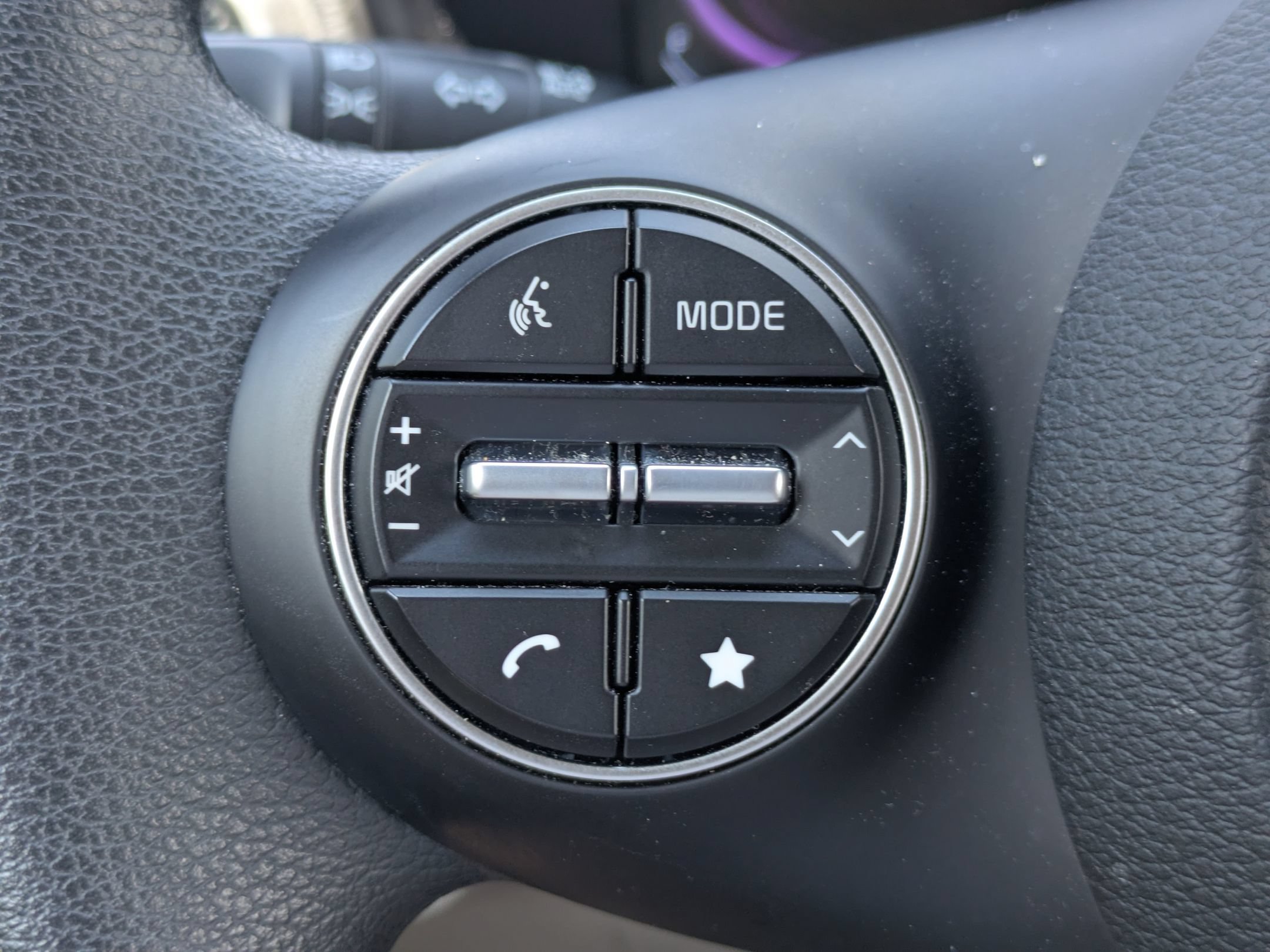 Used 2025 Kia Soul LX FWD image 14
