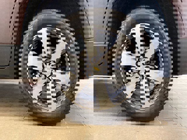 Used 2021 Chevrolet Traverse LT w/ LT Premium Package image 26