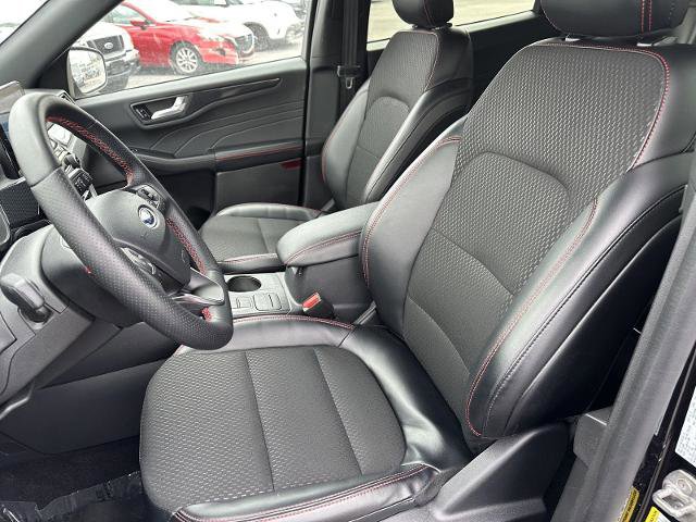 Certified 2025 Ford Escape ST-Line AWD/4WD image 14
