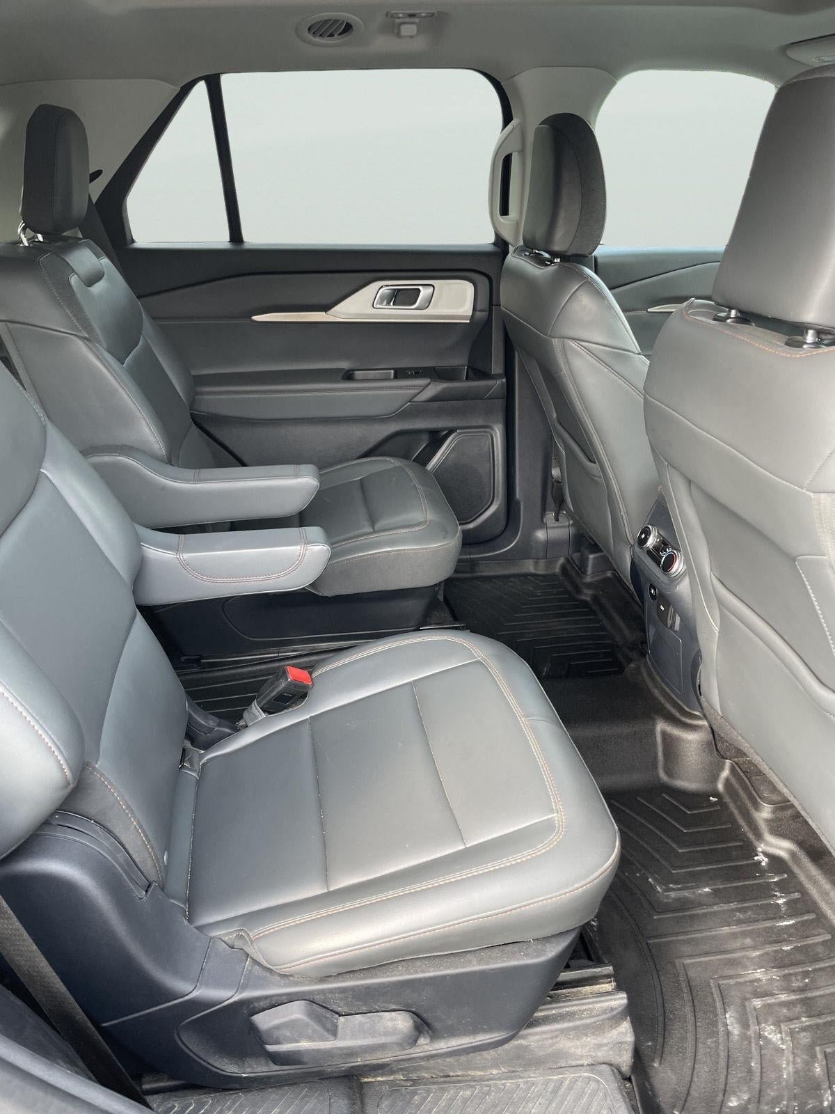 Certified 2025 Ford Explorer Active w/ Active Comfort Package AWD/4WD image 13