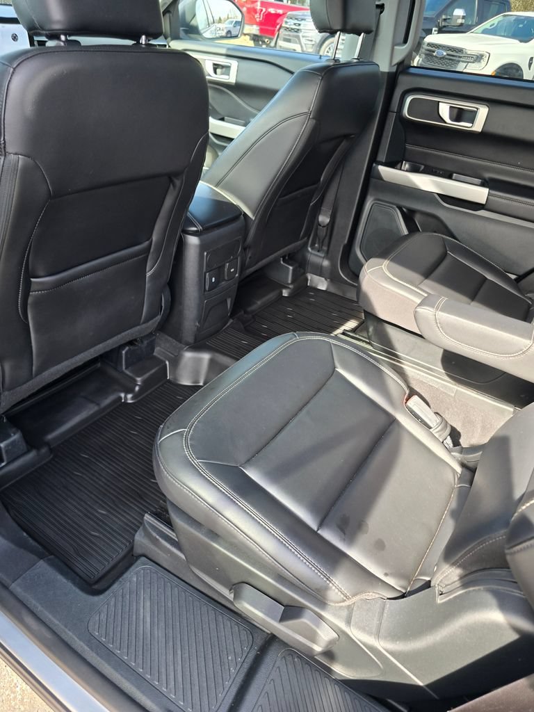 Certified 2023 Ford Explorer XLT w/ Equipment Group 202A AWD/4WD image 12