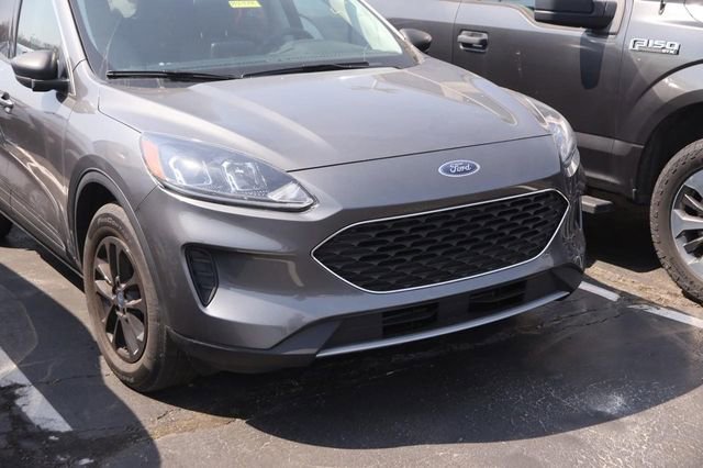 Certified 2022 Ford Escape SE w/ Convenience Package AWD/4WD image 2