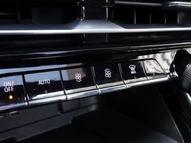 Used 2024 Chevrolet Traverse LT w/ Midnight/Sport Edition FWD image 32