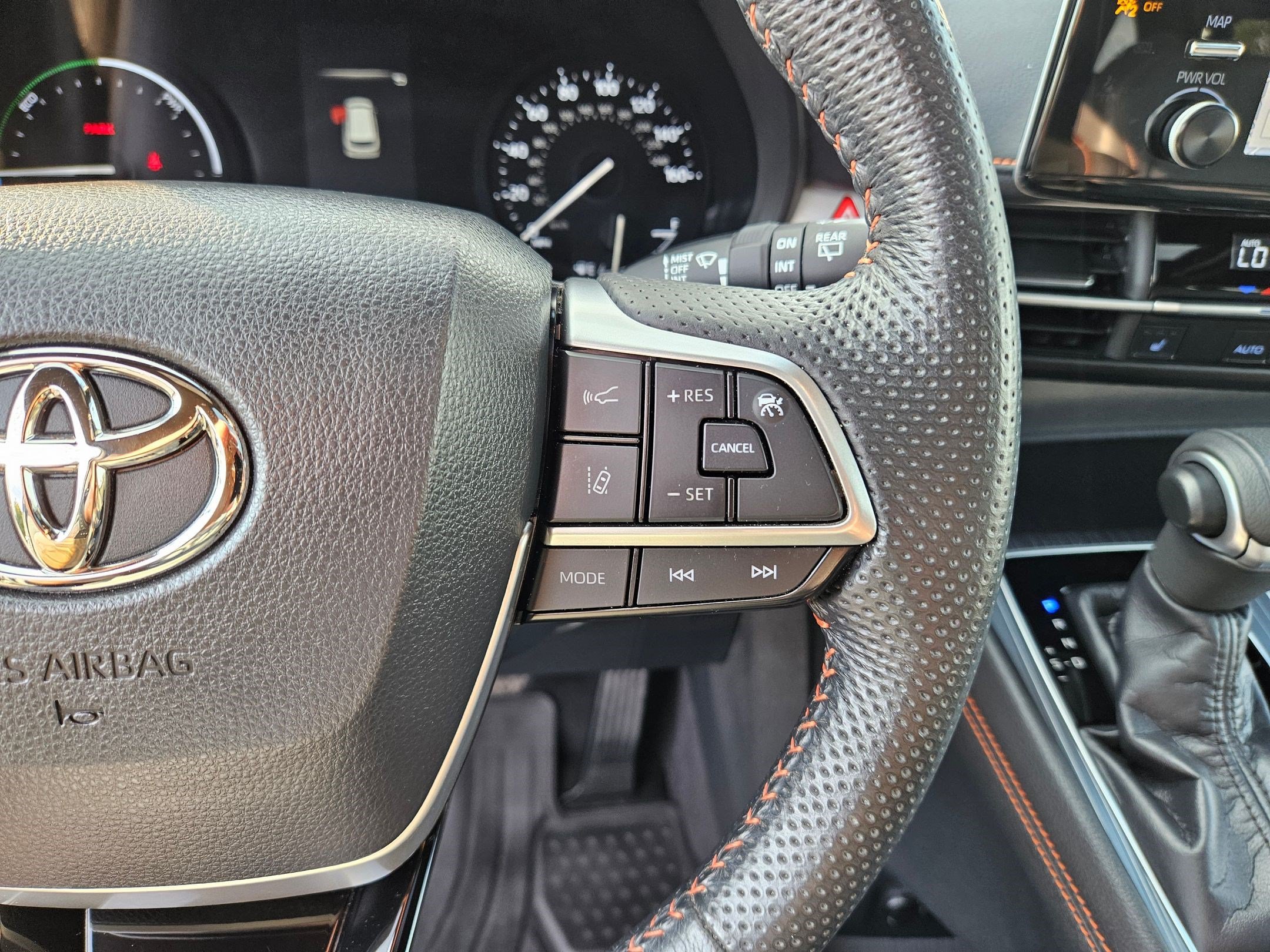 Used 2022 Toyota Sienna XSE AWD/4WD image 21