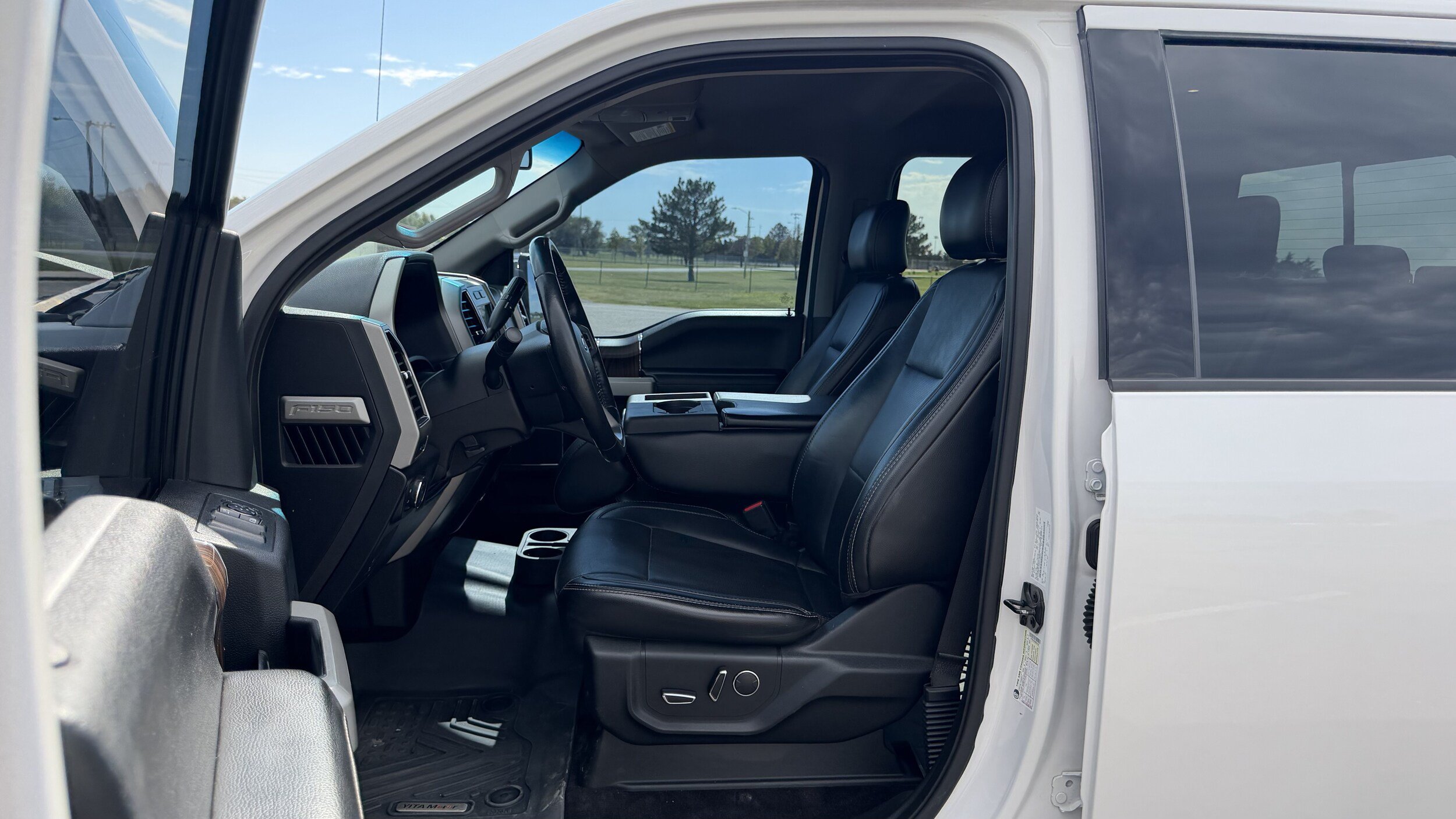 Certified 2017 Ford F150 Lariat AWD/4WD image 17