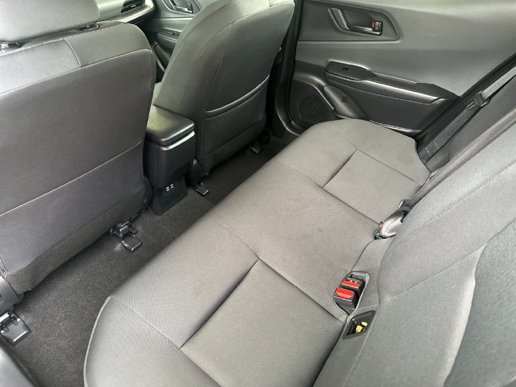 Used 2025 Toyota Prius LE FWD image 11