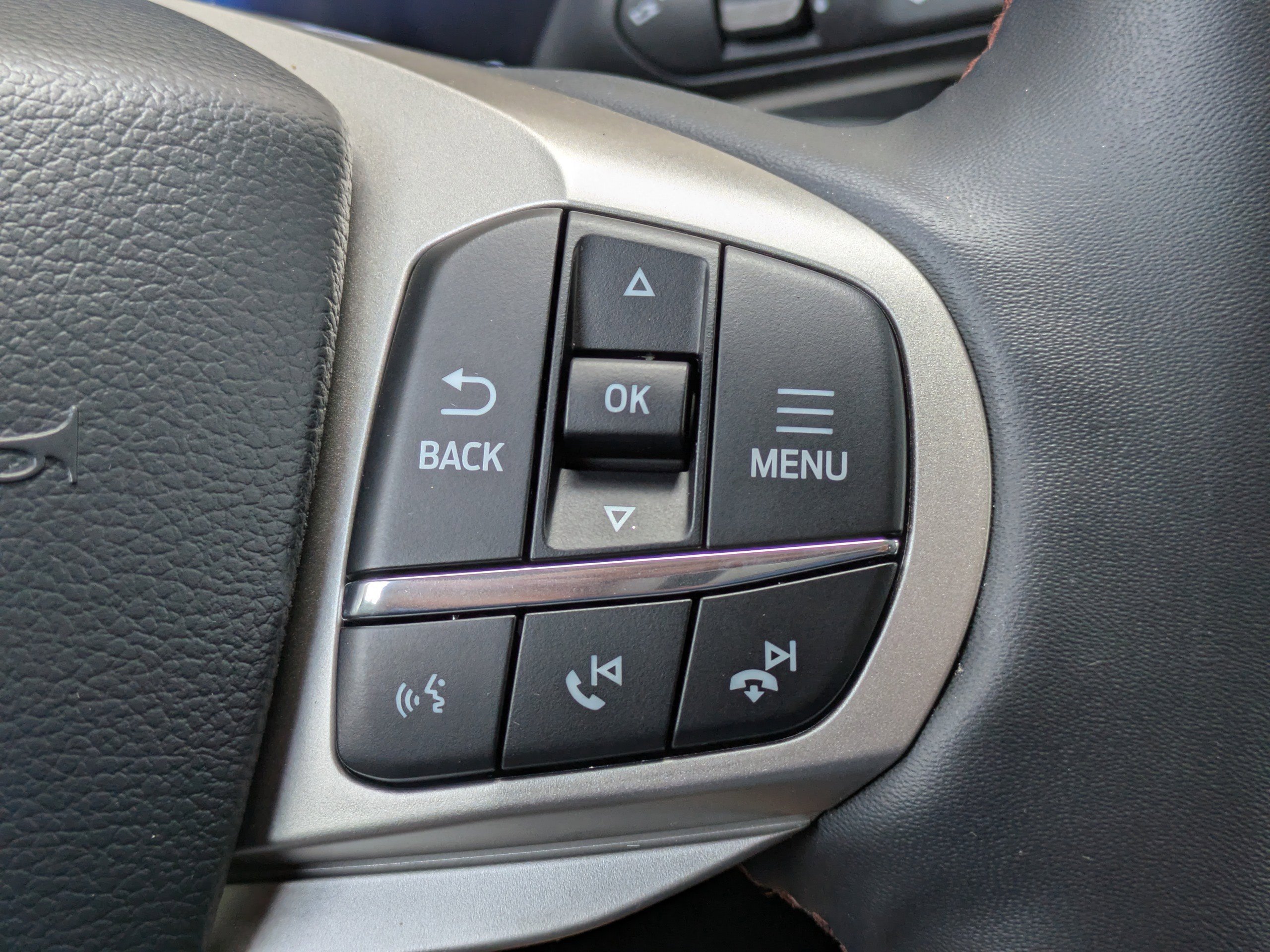 Certified 2025 Ford Explorer Active RWD image 28
