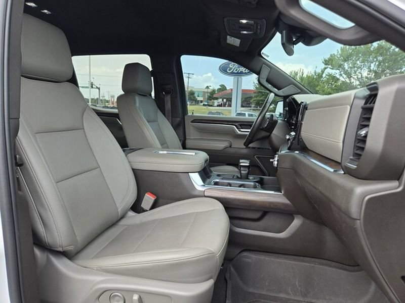 Used 2022 GMC Sierra 1500 SLT w/ SLT Premium Plus Package AWD/4WD image 19