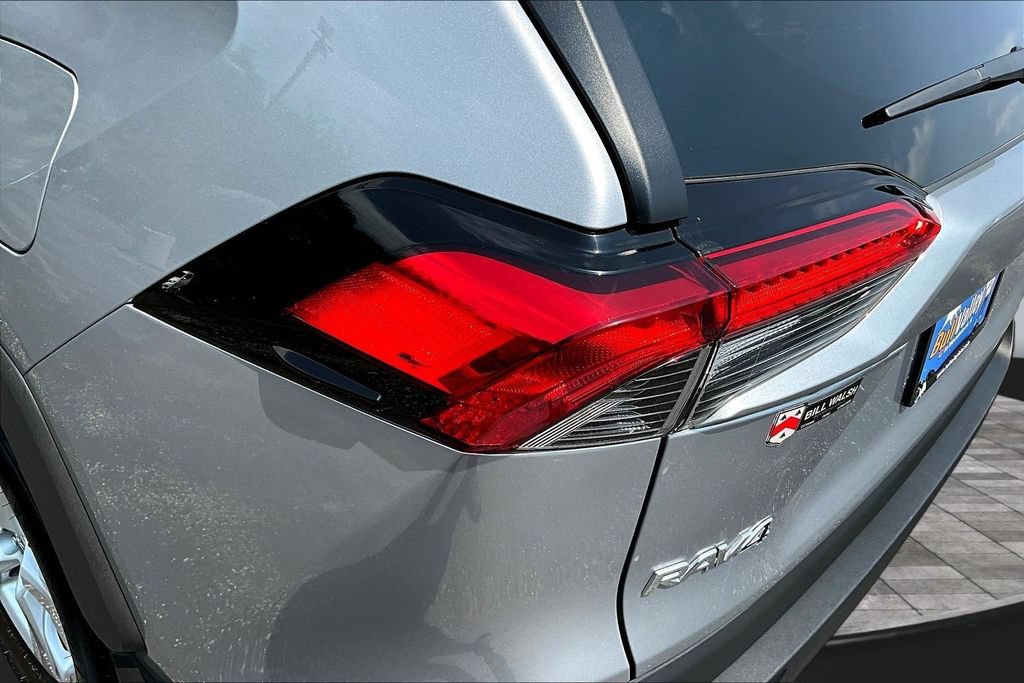 Used 2021 Toyota RAV4 XLE w/ Convenience Package AWD/4WD image 26
