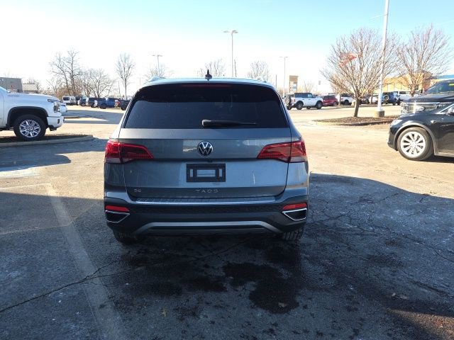 Used 2022 Volkswagen Taos SE image 3
