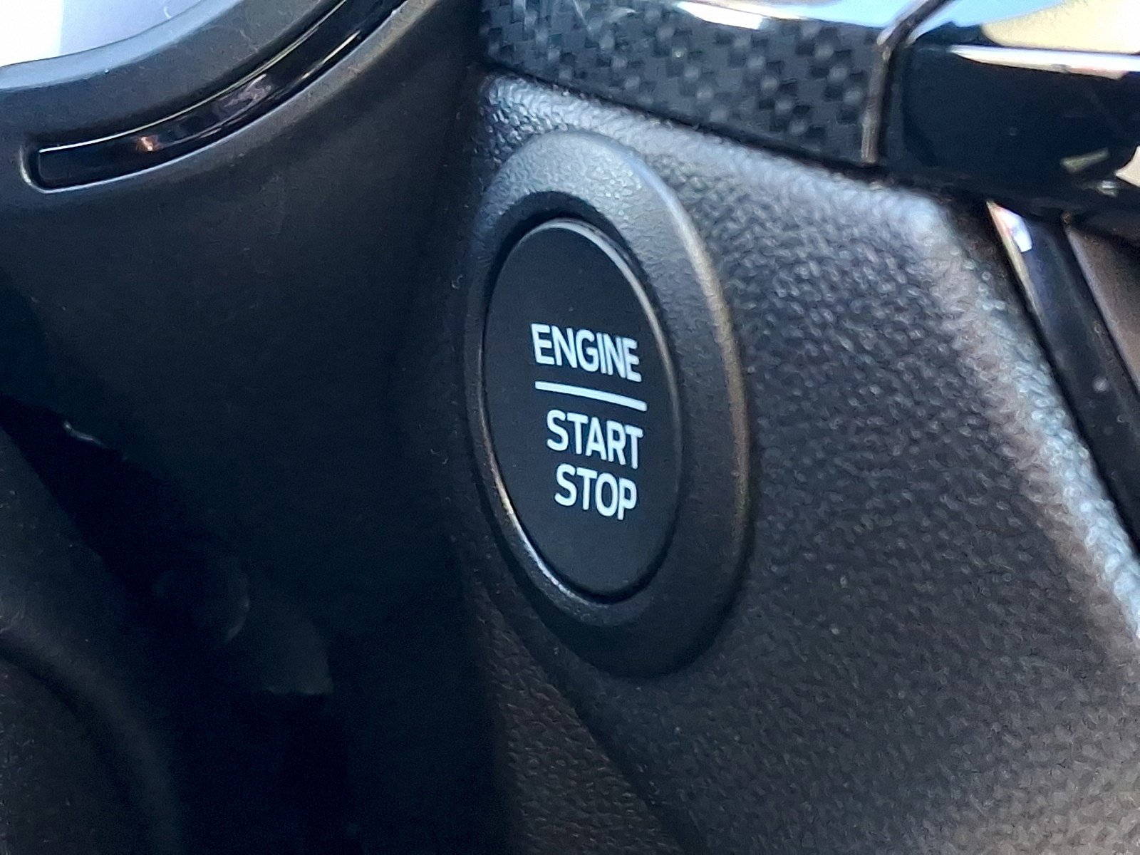 Certified 2025 Ford Escape ST-Line image 24