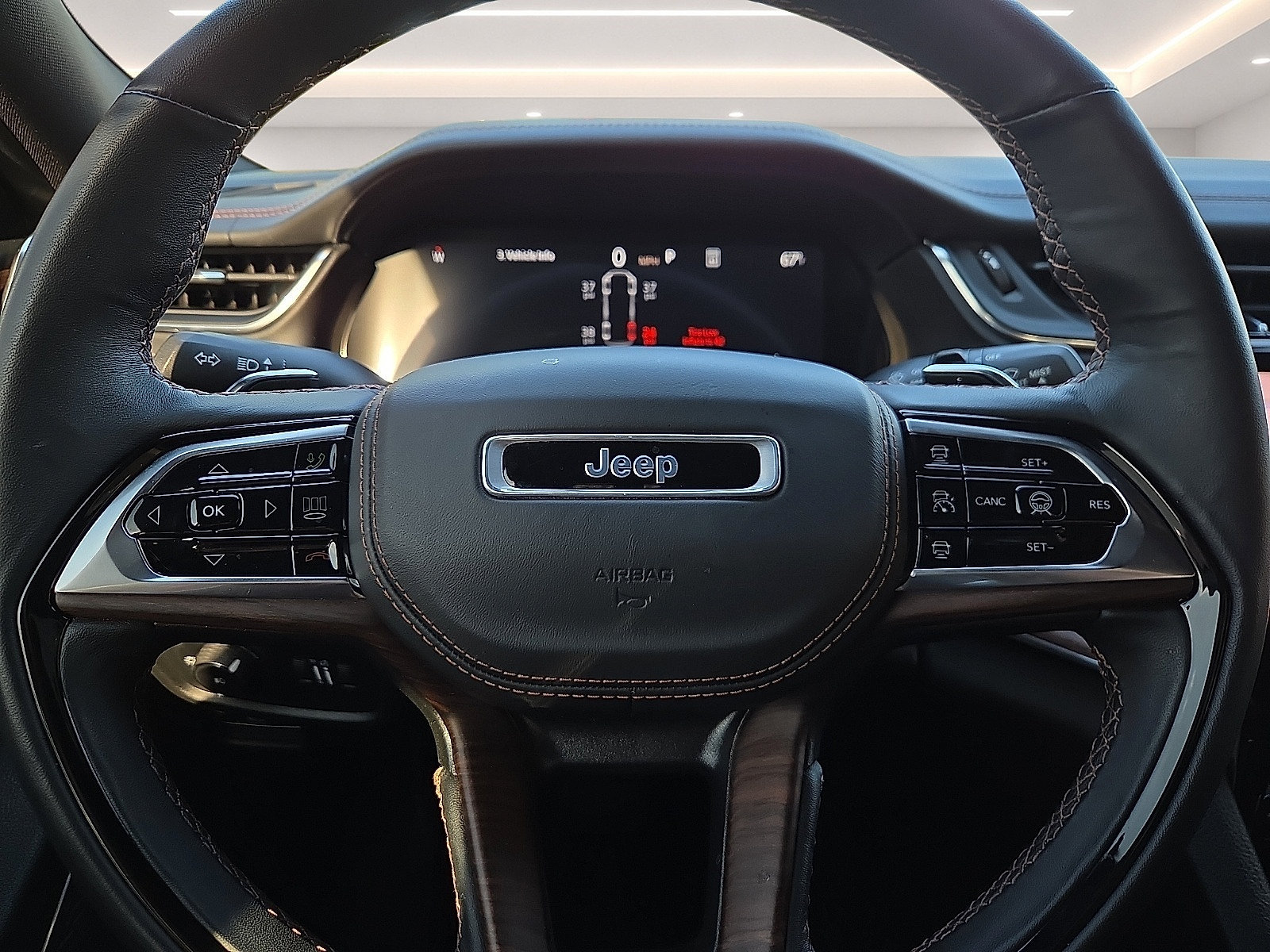 Used 2024 Jeep Grand Cherokee L Summit w/ Advanced Protech Group IV AWD/4WD image 24
