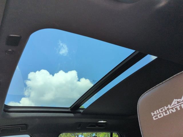 Used 2023 Chevrolet Tahoe High Country image 22