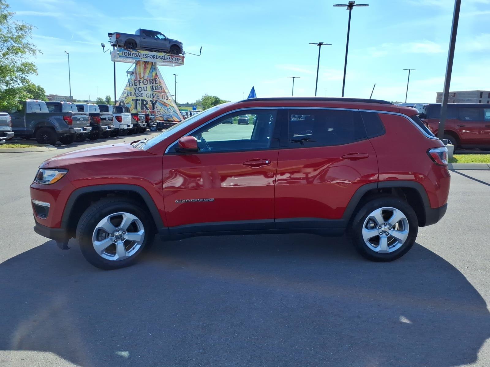 Used 2019 Jeep Compass Latitude FWD image 6
