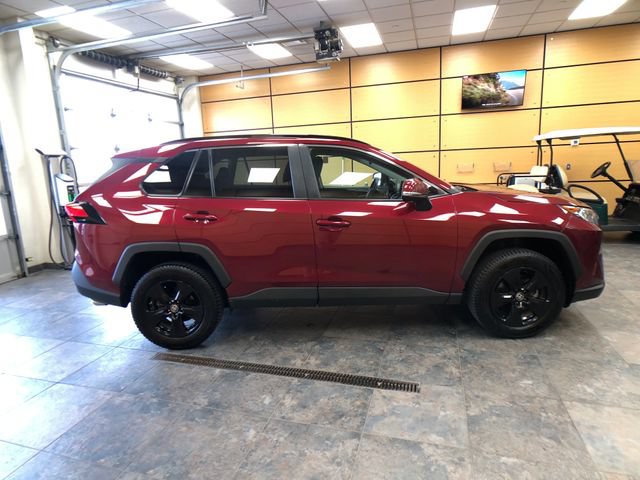 Used 2021 Toyota RAV4 XLE w/ XLE Grade Weather Package AWD/4WD image 8