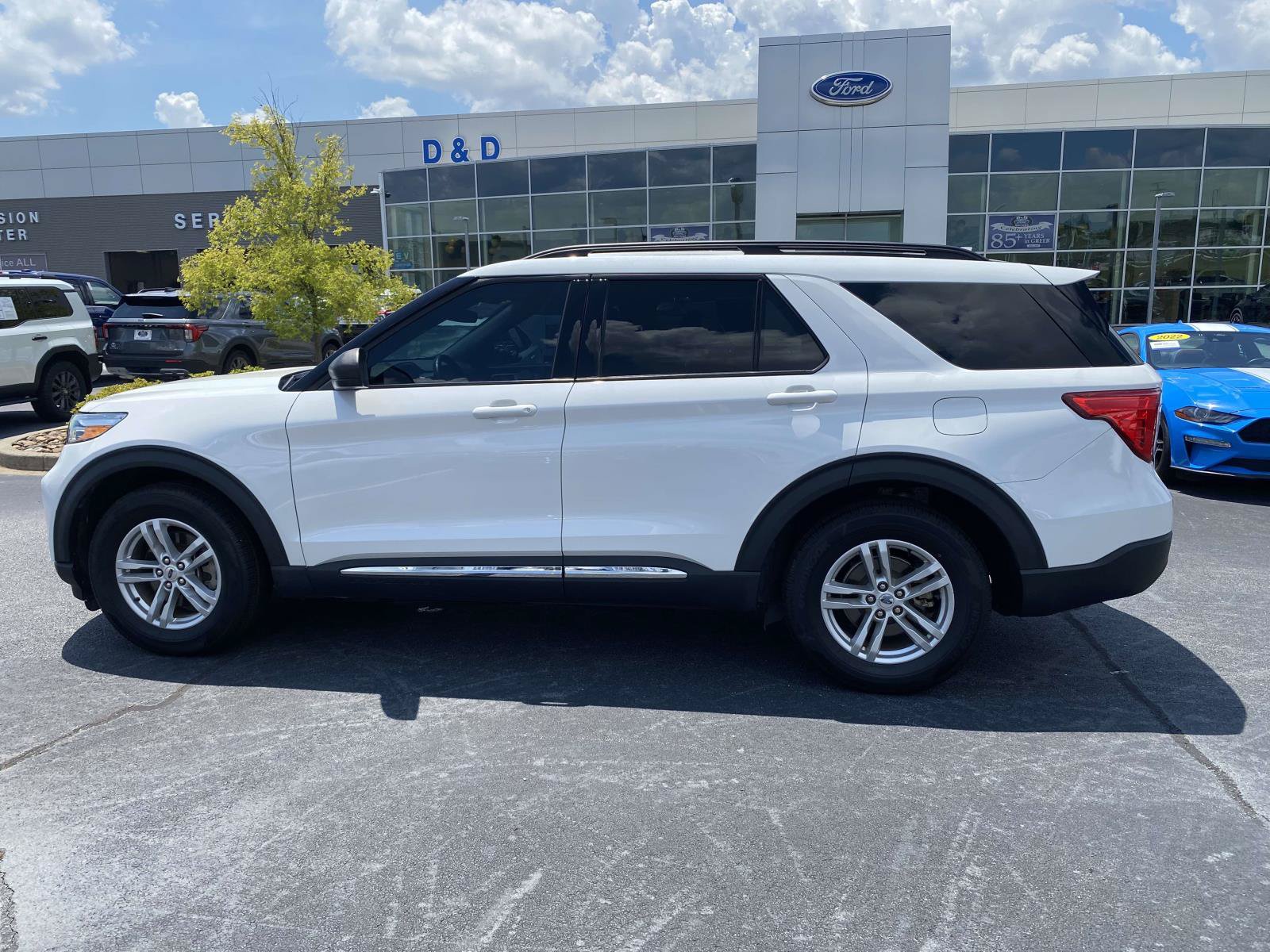 Certified 2023 Ford Explorer XLT RWD image 4