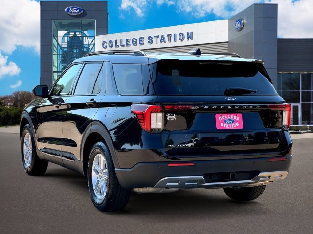 Certified 2026 Ford Explorer Active w/ Active Comfort Package RWD image 5