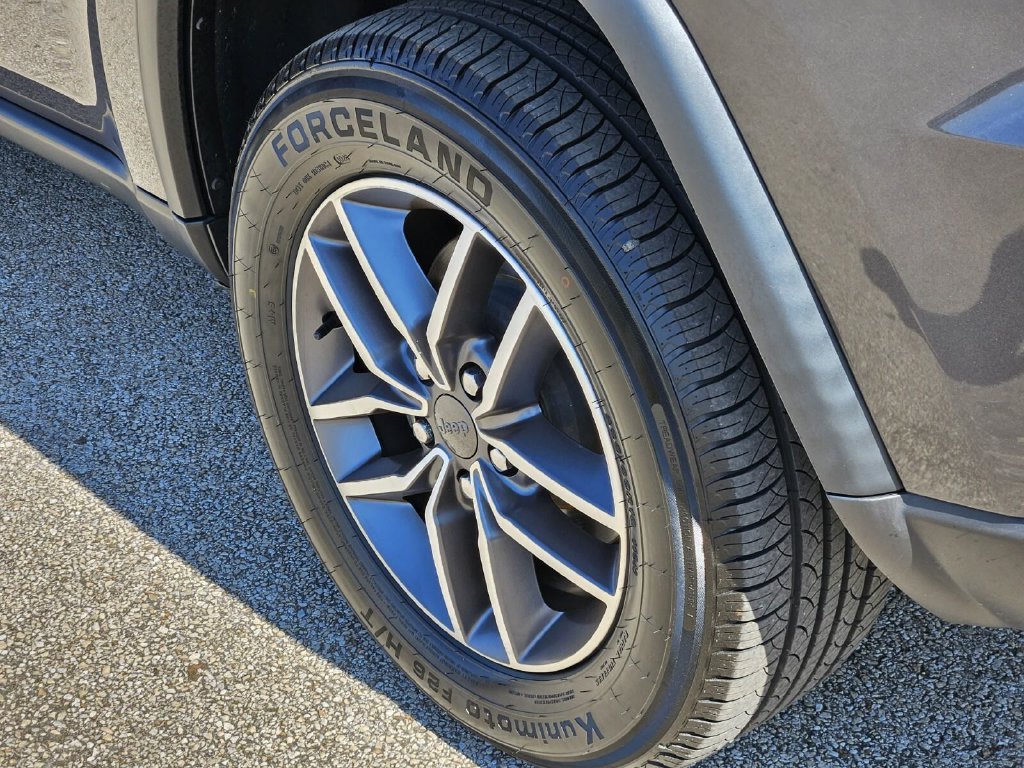 Used 2020 Jeep Grand Cherokee Limited AWD/4WD image 7