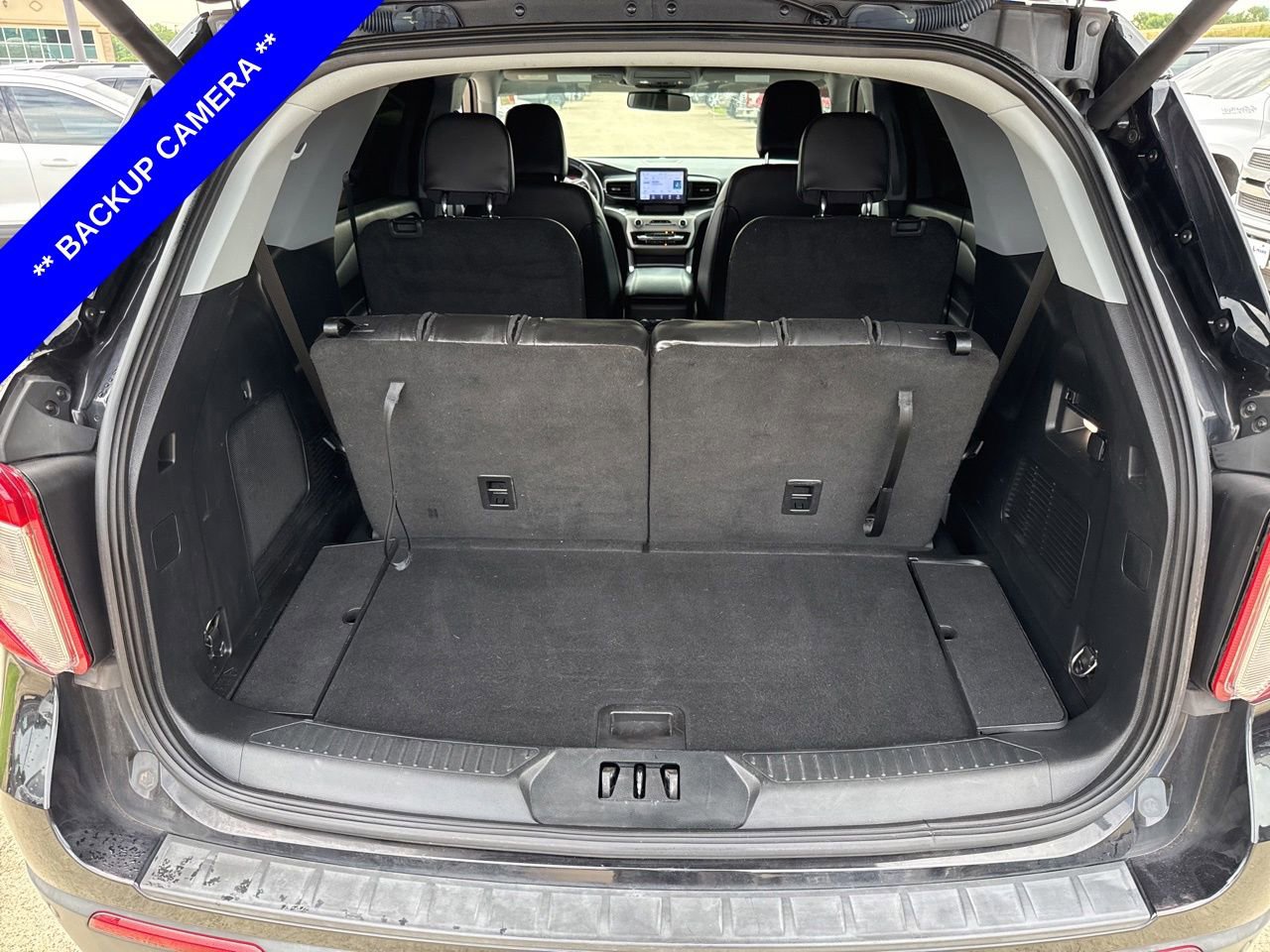 Certified 2022 Ford Explorer XLT w/ Equipment Group 202A RWD image 10