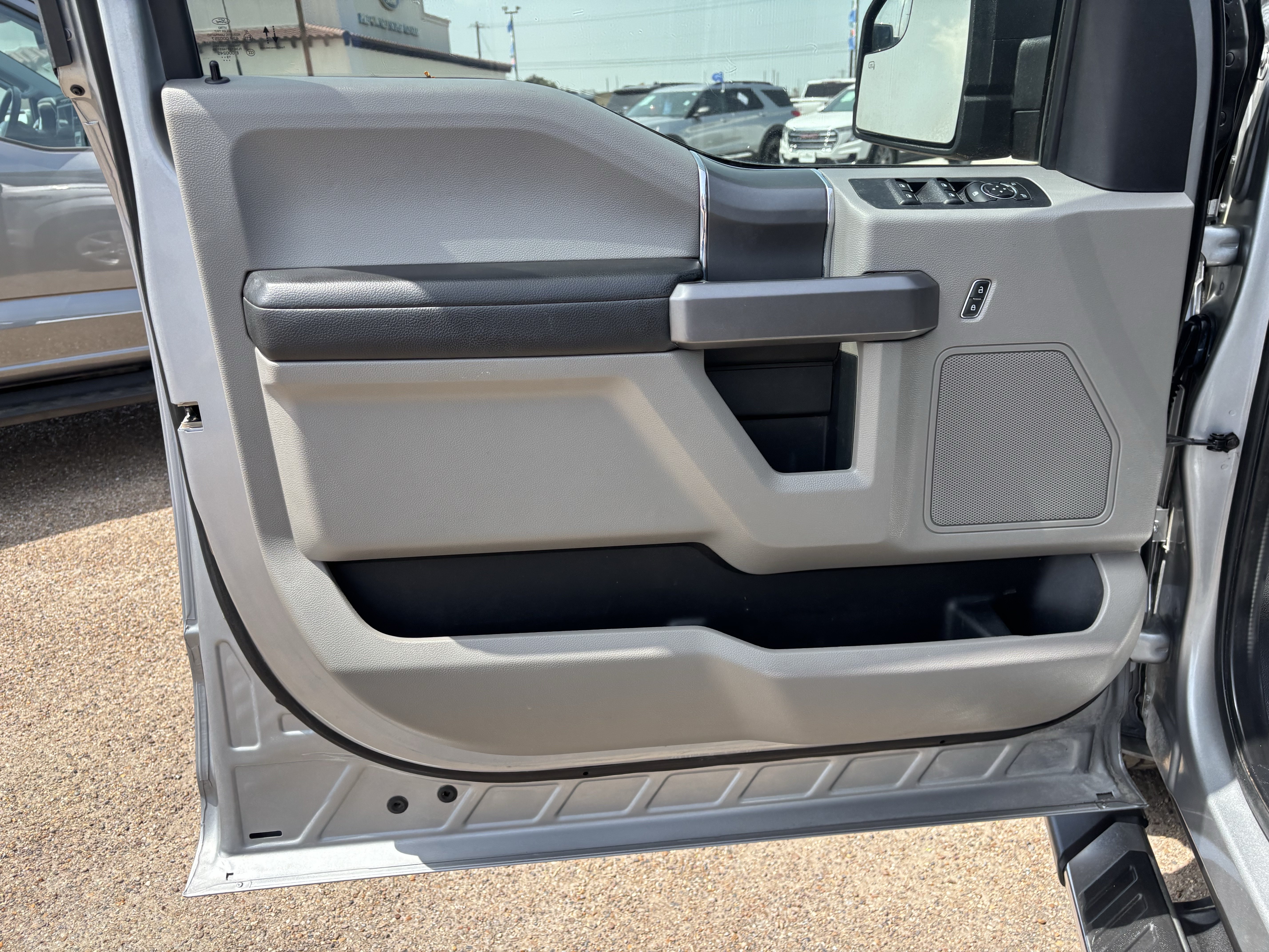 Certified 2020 Ford F150 XLT w/ Equipment Group 302A Luxury RWD image 9