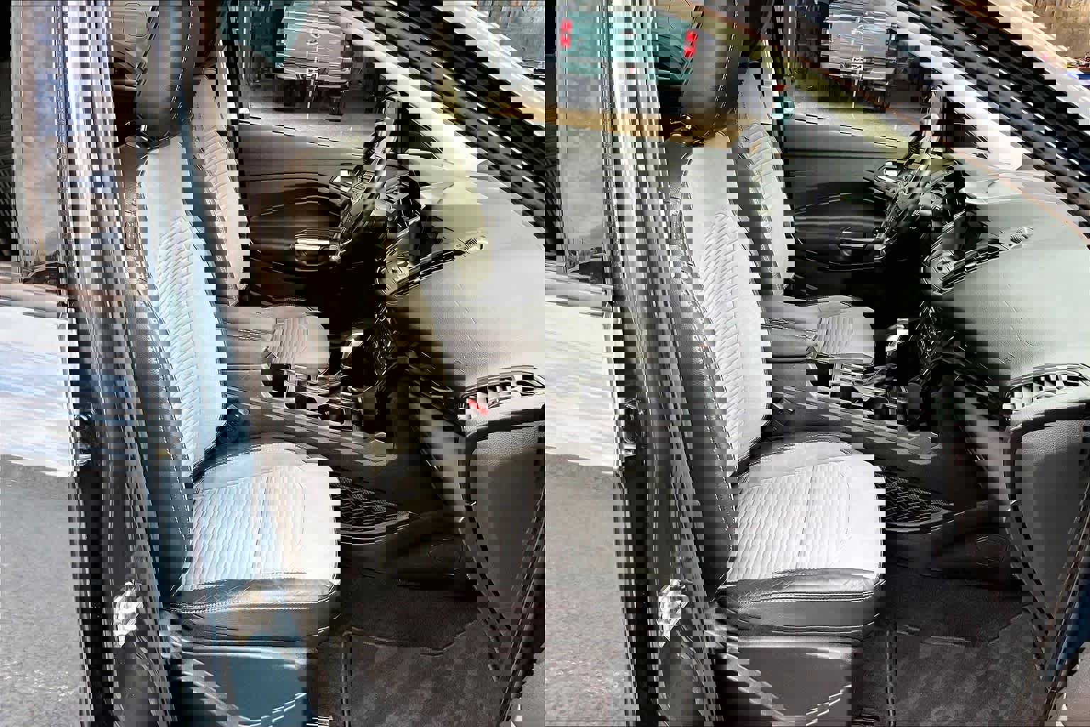 Certified 2019 Ford Escape SE image 12