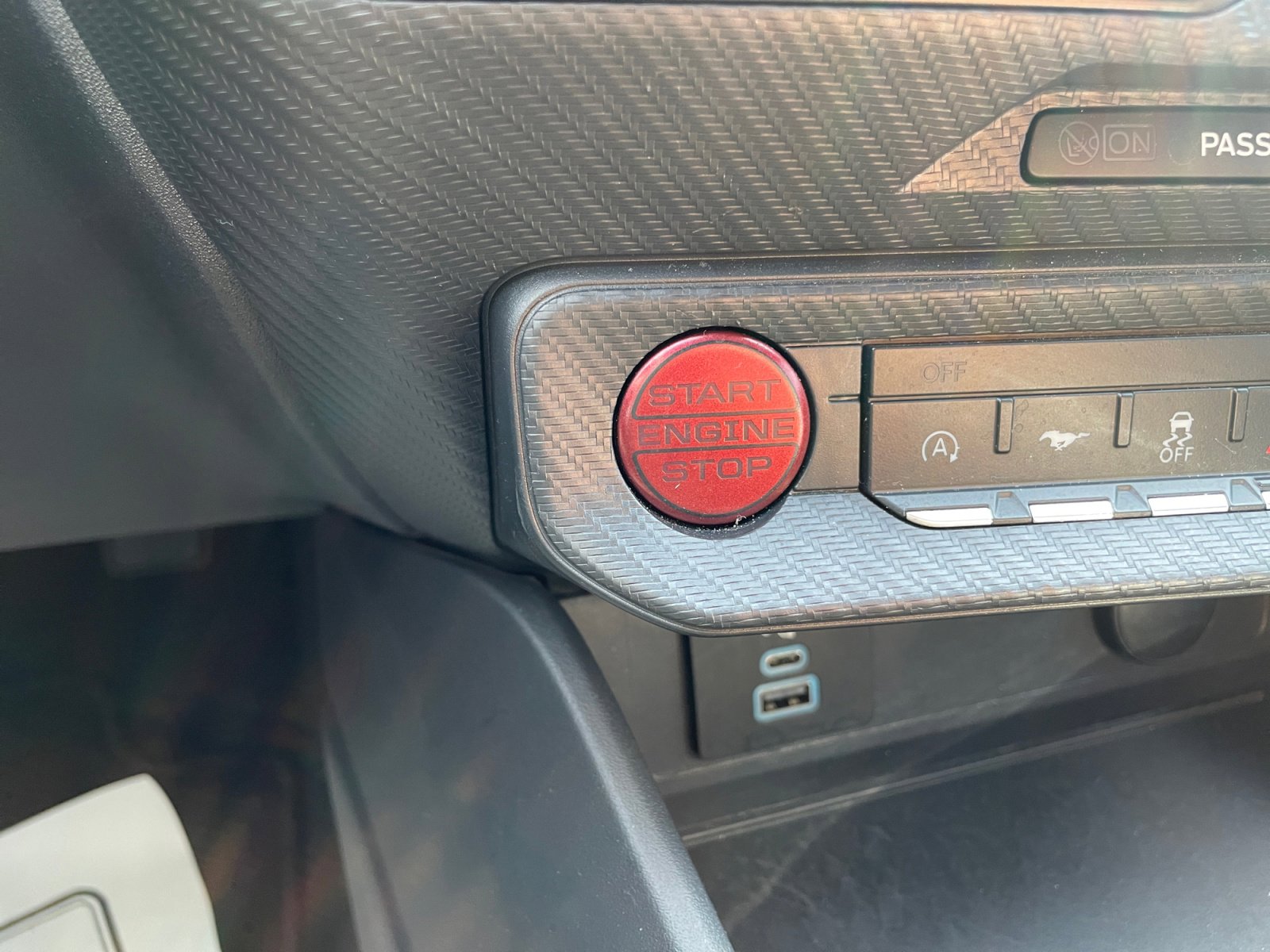 Certified 2025 Ford Mustang Coupe RWD image 24