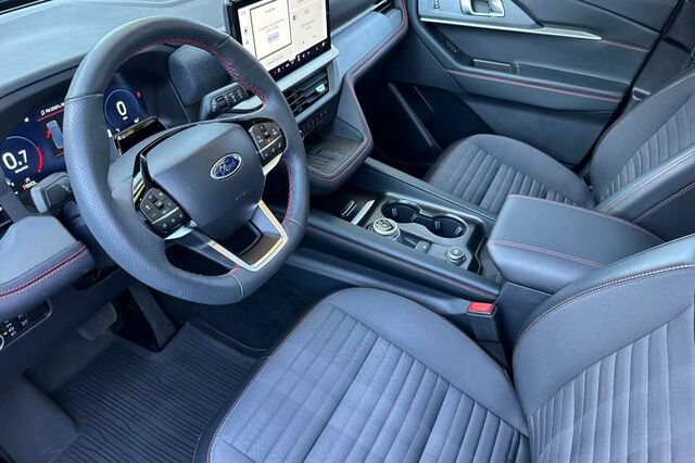 Certified 2025 Ford Explorer ST-Line w/ Premium Package AWD/4WD image 10