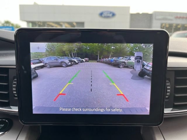 Certified 2022 Ford Explorer XLT w/ Equipment Group 202A AWD/4WD image 34