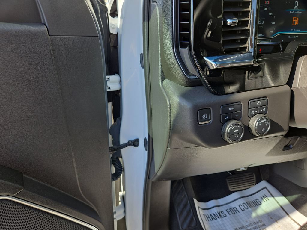 Used 2024 Chevrolet Silverado 1500 LT AWD/4WD image 18