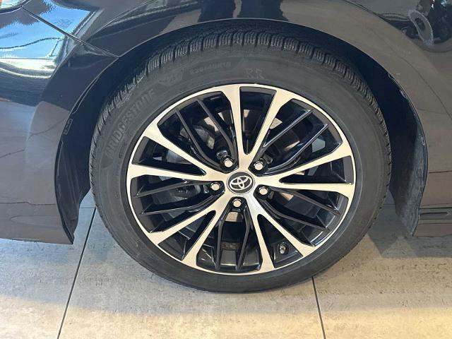 Used 2019 Toyota Camry SE w/ Sunroof Package image 33