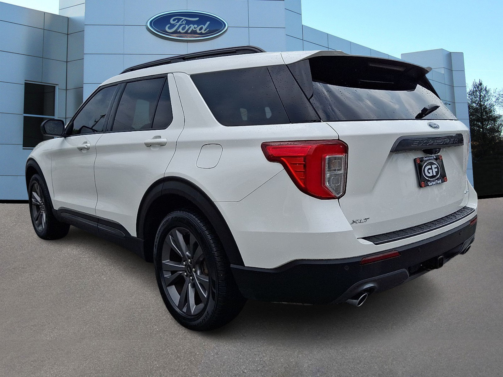 Certified 2021 Ford Explorer XLT w/ Equipment Group 202A AWD/4WD image 5