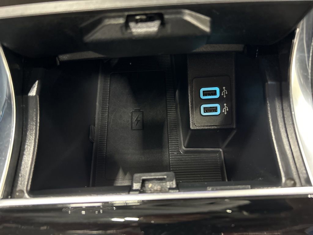 Certified 2020 Ford Edge Titanium w/ Equipment Group 301A AWD/4WD image 24