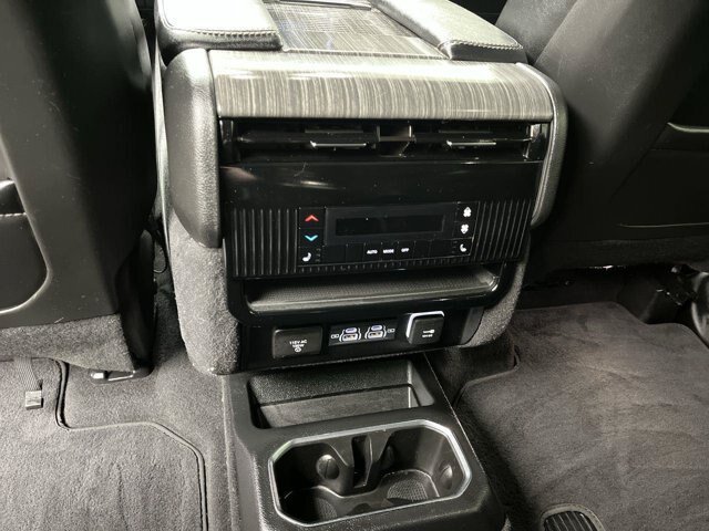 Used 2024 Jeep Wagoneer L Series II AWD/4WD image 12