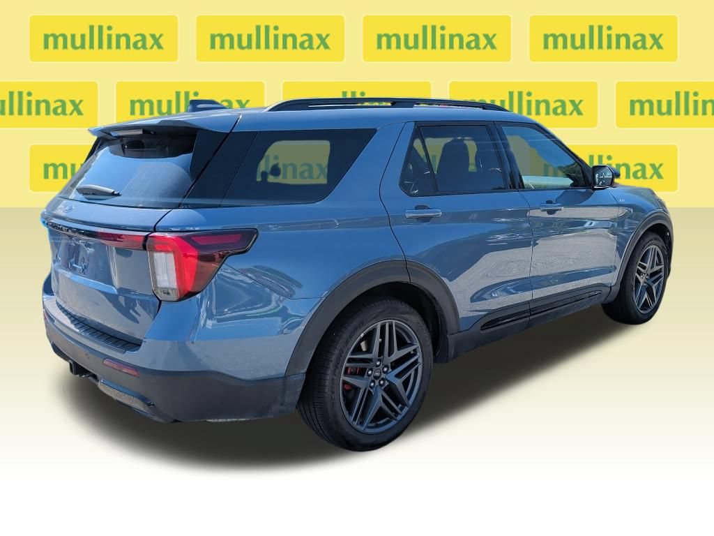 Certified 2026 Ford Explorer ST-Line w/ ST-Line Street Pack RWD image 6