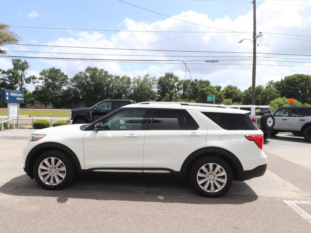 Certified 2022 Ford Explorer Limited w/ Limited Technology Package image 2