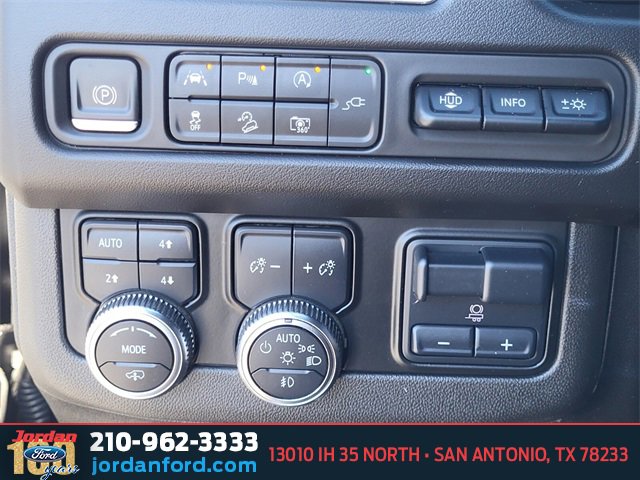 Used 2022 GMC Yukon XL AT4 image 23