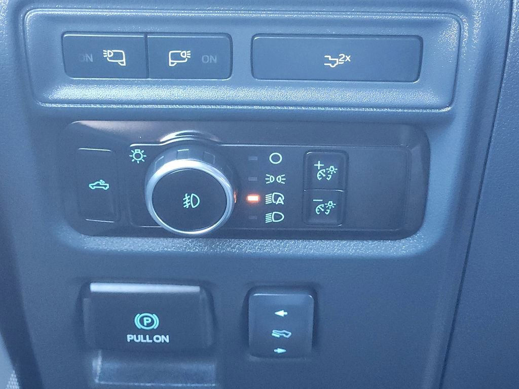 Certified 2023 Ford F150 Lariat w/ Equipment Group 502A High image 33