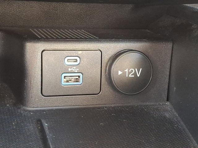 Certified 2022 Ford Escape SE w/ SE Sport Appearance Package image 23