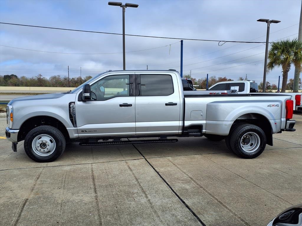 Certified 2024 Ford F350 XLT image 3